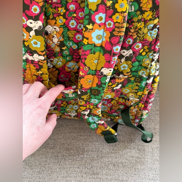 Vera Bradley Peanuts (Snoopy) Peanuts Garden Large Backpack NWT - Picture 4 of 9